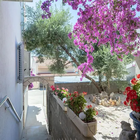 Marelic - Sun Apartment Zavalatica