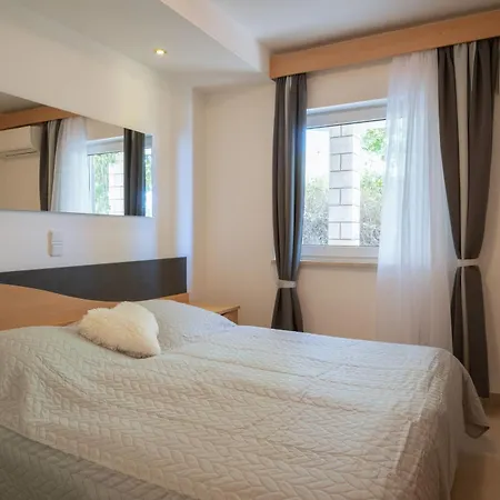 Marelic - Sun Apartment Zavalatica