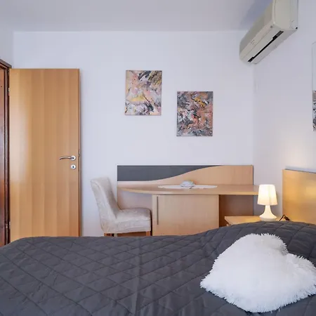 Apartment Marelic - Sun
