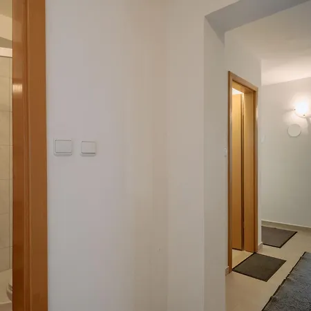Apartment Marelic - Sun *