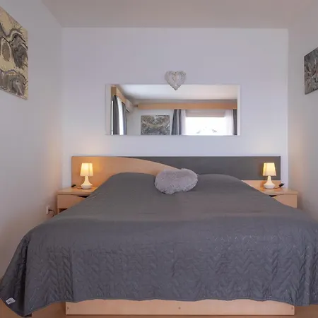 Marelic - Sun Apartment Zavalatica
