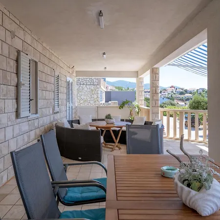 Marelic - Sun Apartment Zavalatica