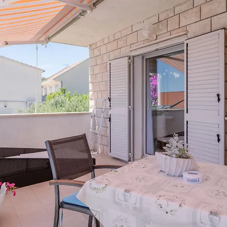 Marelic - Sun Apartment Zavalatica